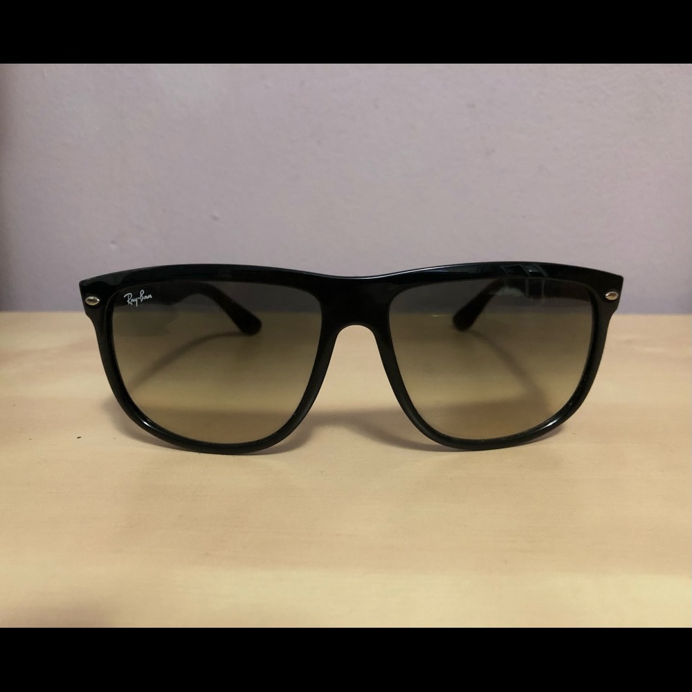 Ray-Ban ® RB4147